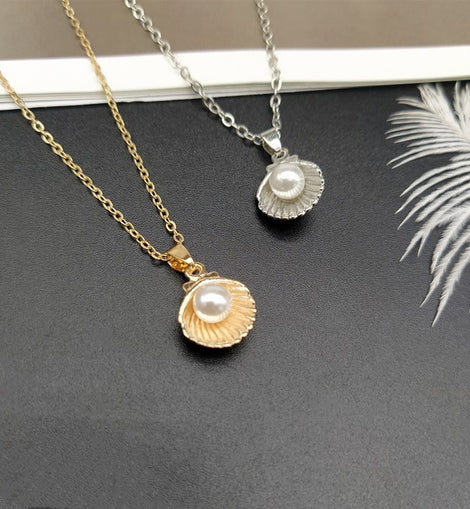 Shell Pearl Pendant